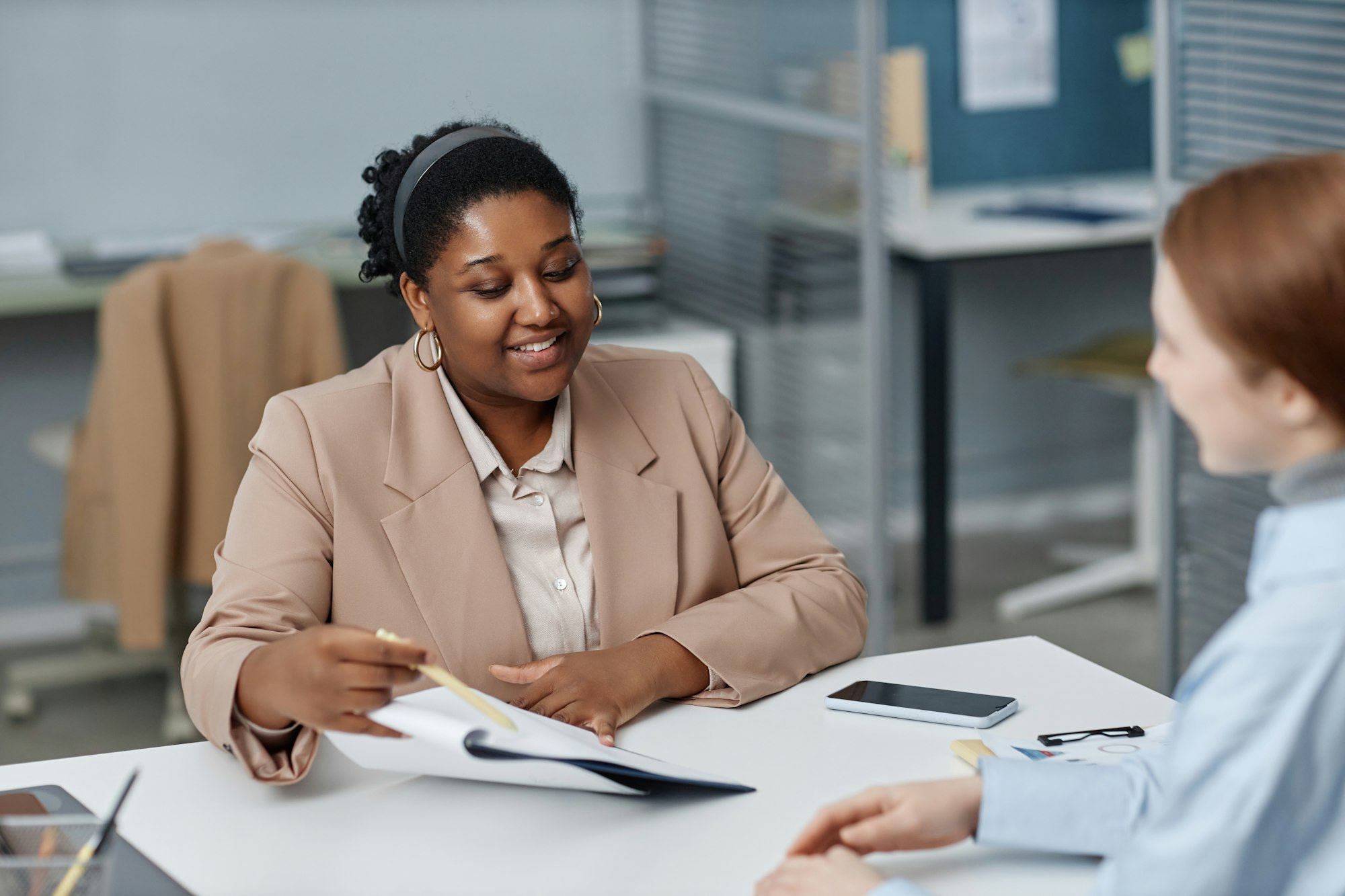 female-hr-representative-talking-to-candidate